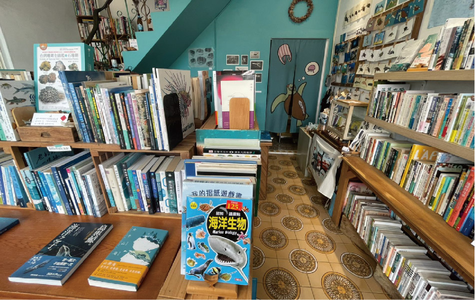 小島停琉- Linger Bookstore