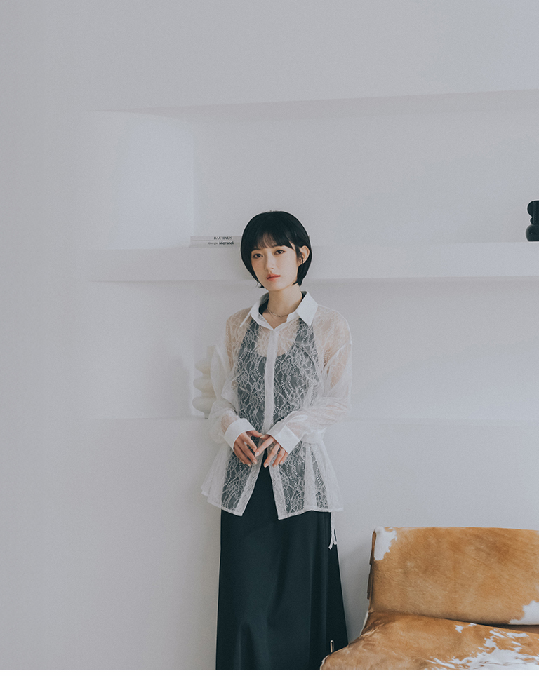 白