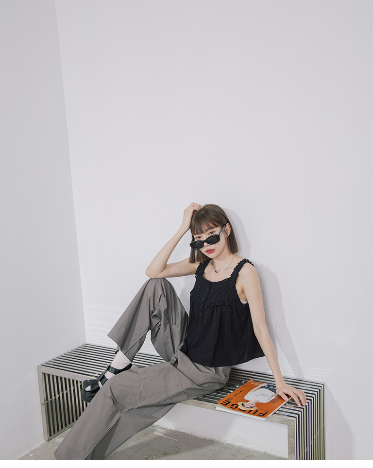 Jacquard ruffled vest top, 2 colors available - QUEEN SHOP