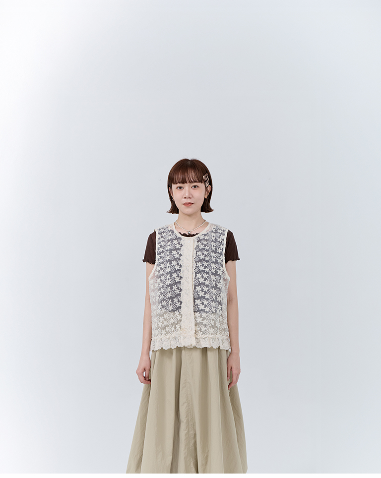 F色