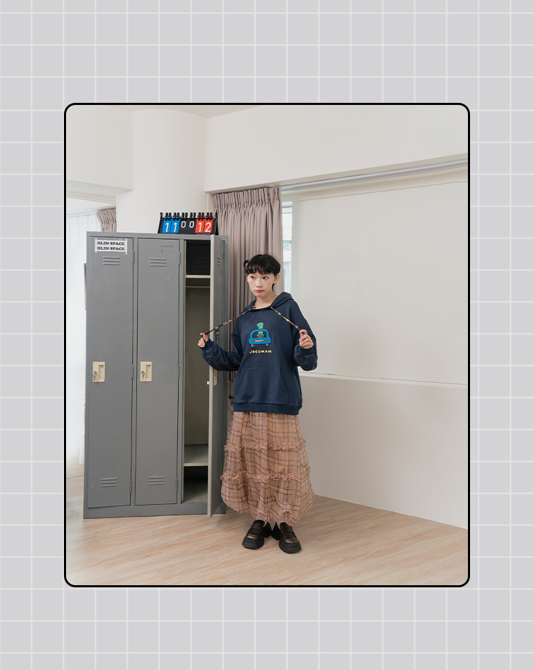 F色
