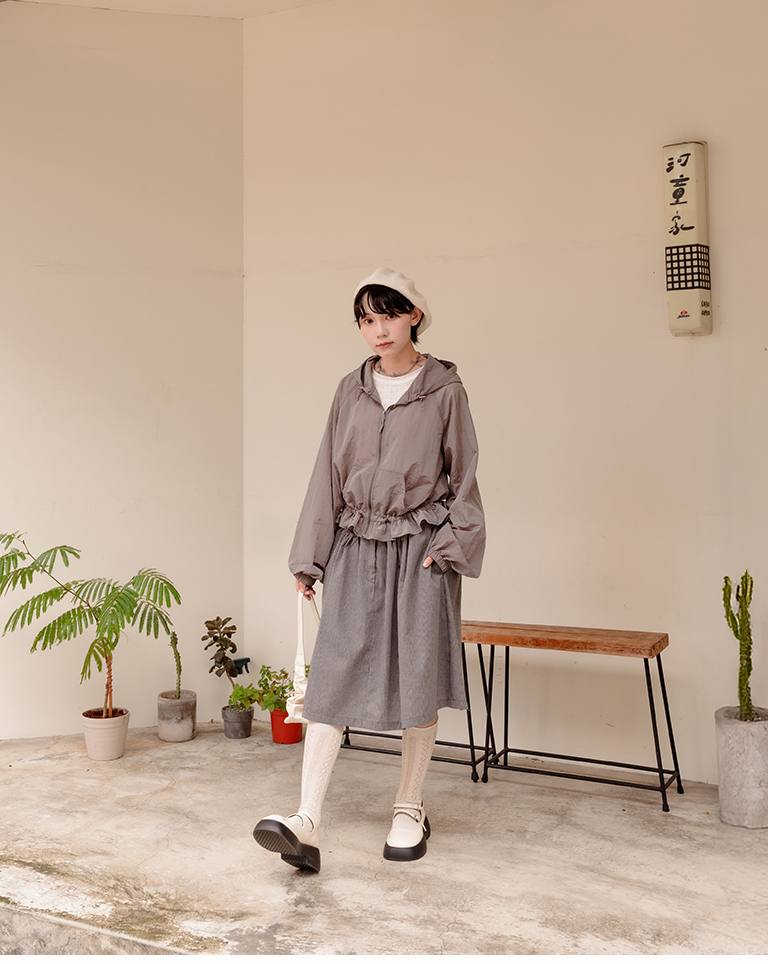 深灰