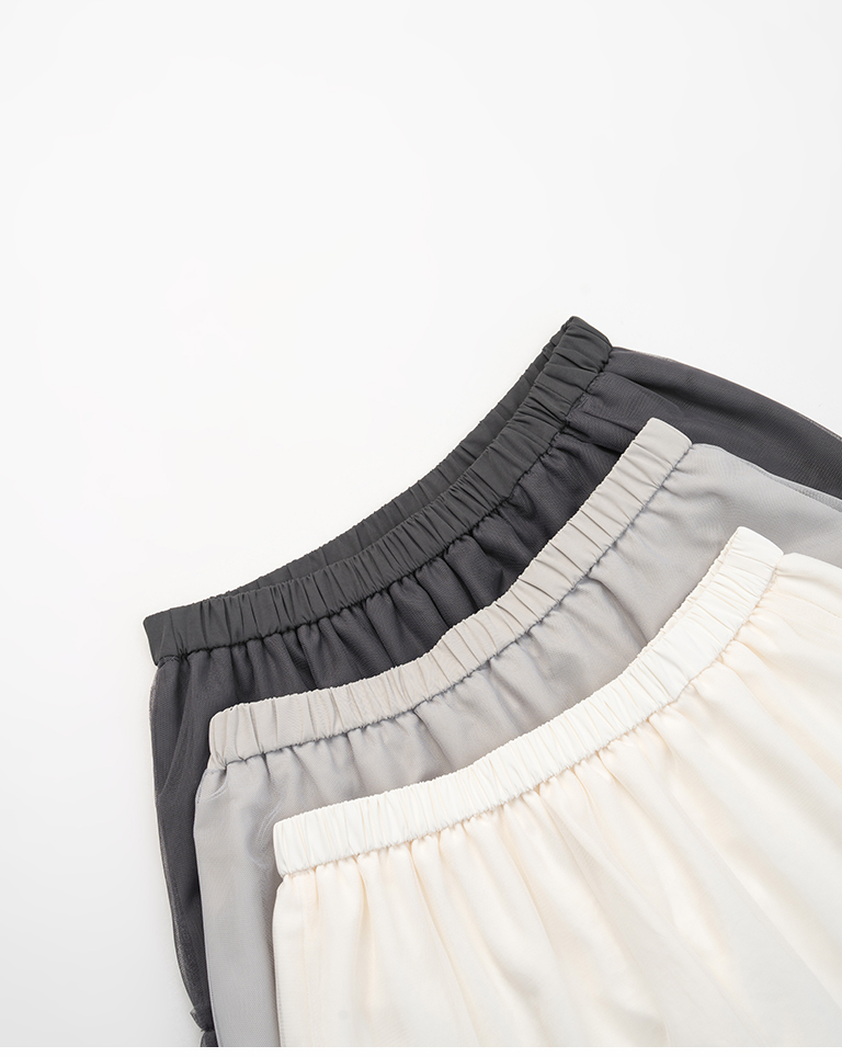 Double-layered mesh spliced ??balloon skirt, available in three