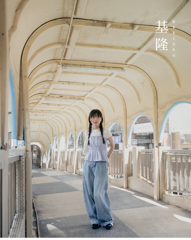 F色