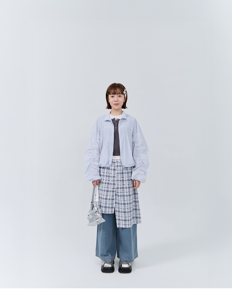 F色