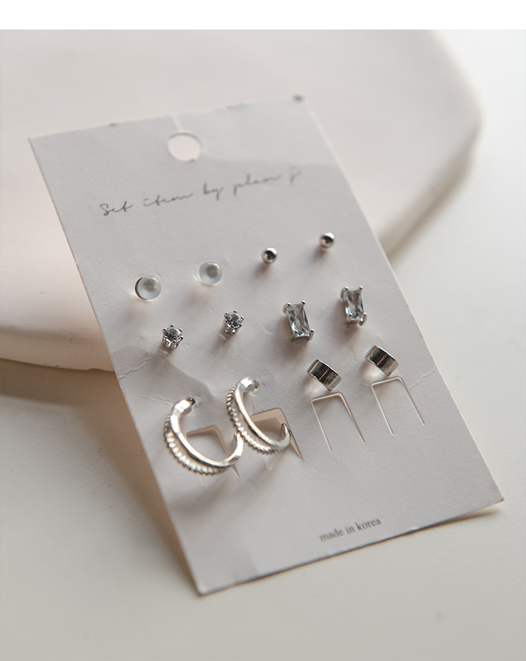 Set of six pearl and rhinestone C-shaped square earrings - QUEEN 